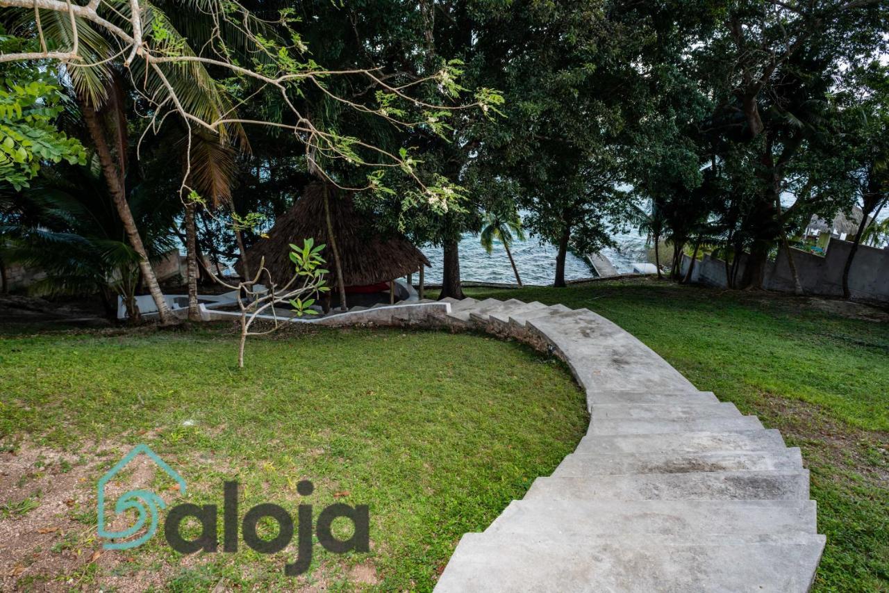 Villa Xtohil With Private Access To The Magic 7 Colors Lagoon 巴卡拉尔 外观 照片
